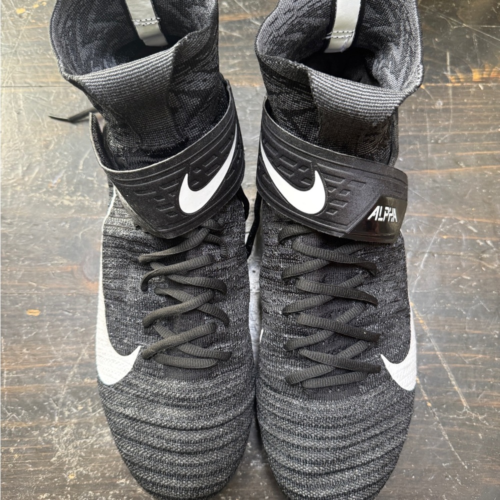 New Nike Black and Gray Alpha Men’s Football Cleats 12.5 Wide